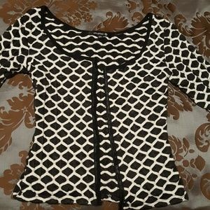 "Studio E" Hook & Eye /Scoop-Neck Shirt